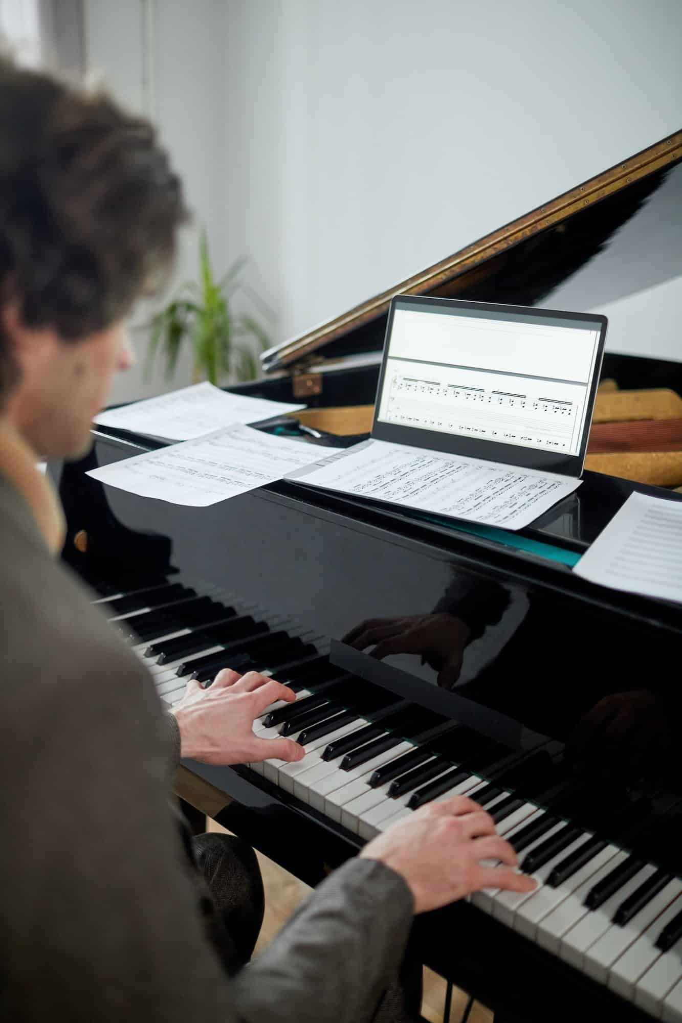 Comment apprendre à jouer rapidement du piano en ligne grâce à des partitions ?